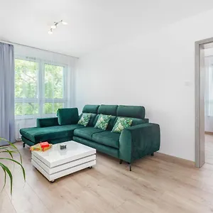  Apartment Apartament Deluxe Platany C38 By Renters